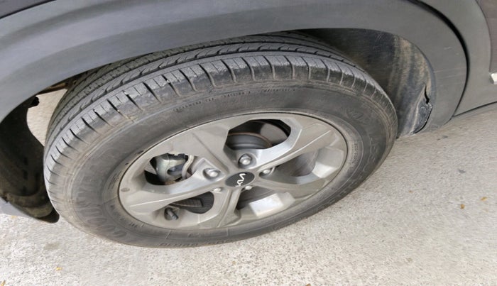 2022 KIA SELTOS HTK PLUS 1.5 IMT, Petrol, Manual, 17,417 km, tyre