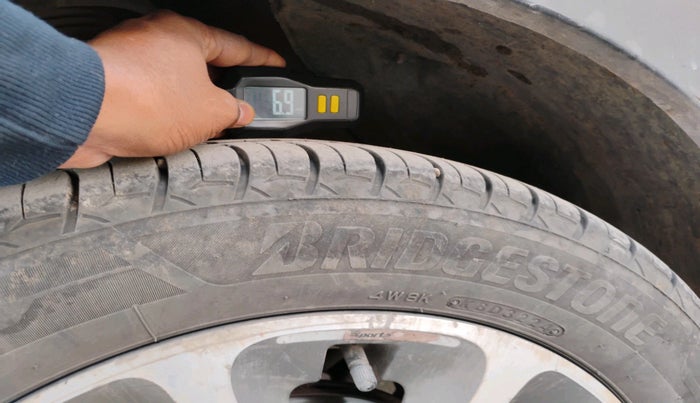 2014 Fiat Avventura EMOTION MULTIJET 1.3, Diesel, Manual, 2,04,626 km, tyre