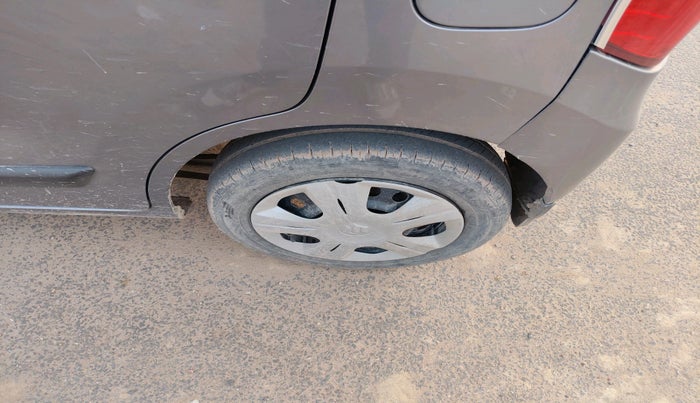 2017 Maruti Wagon R 1.0 VXI, Petrol, Manual, 54,908 km, tyre