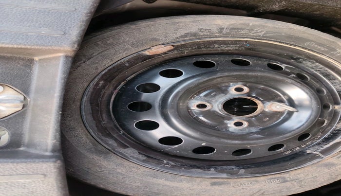 2017 Maruti Wagon R 1.0 VXI, Petrol, Manual, 54,908 km, tyre