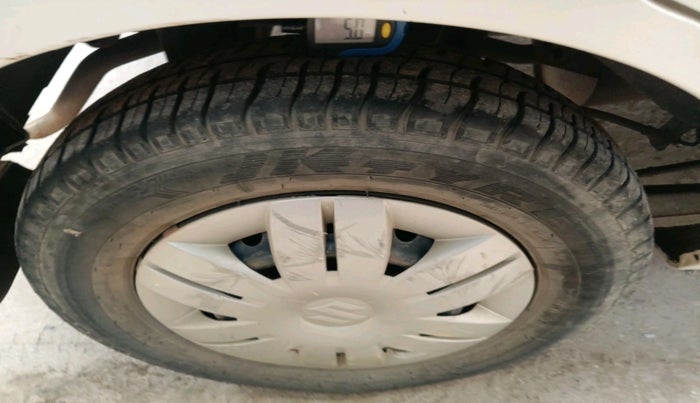 2015 Maruti Alto 800 LXI, Petrol, Manual, 44,137 km, tyre