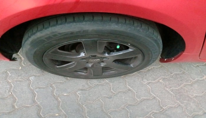 2014 Audi A6 2.0 TDI PREMIUM, Diesel, Automatic, 87,307 km, tyre