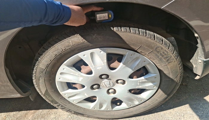 2013 Honda Amaze 1.2L I-VTEC S, Petrol, Manual, 33,202 km, tyre