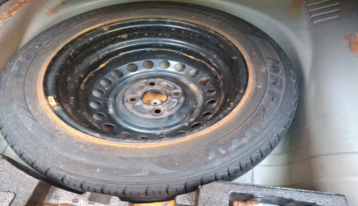 2013 Honda Amaze 1.2L I-VTEC S, Petrol, Manual, 33,202 km, tyre