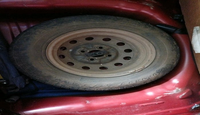 2012 Hyundai Eon D-LITE, Petrol, Manual, 53,606 km, tyre