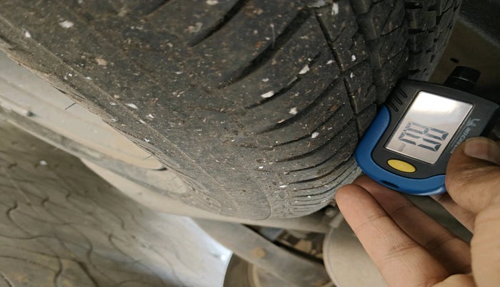 2016 Mahindra XUV500 W10 AT, Diesel, Automatic, 85,729 km, tyre