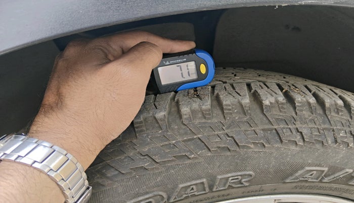 2016 Mahindra XUV500 W10 AT, Diesel, Automatic, 85,729 km, tyre