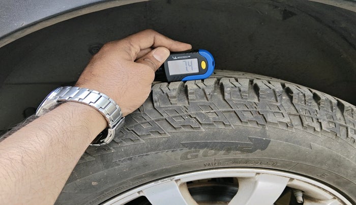 2016 Mahindra XUV500 W10 AT, Diesel, Automatic, 85,729 km, tyre