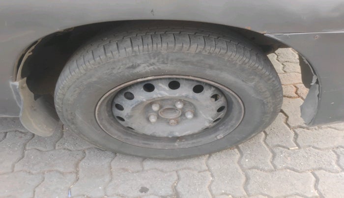 2010 Toyota Innova 2.5 G2 7STR, Diesel, Manual, 2,36,895 km, tyre