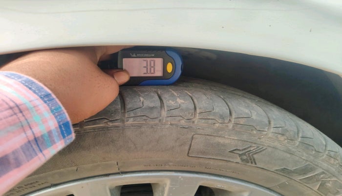 2016 Maruti Ciaz ZDI+ SHVS, Diesel, Manual, 2,02,414 km, tyre