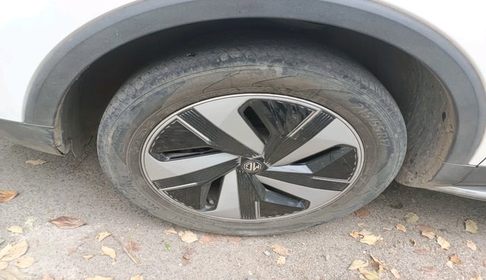 2023 MG ZS EV EXCLUSIVE, Electric, Automatic, 50,029 km, tyre