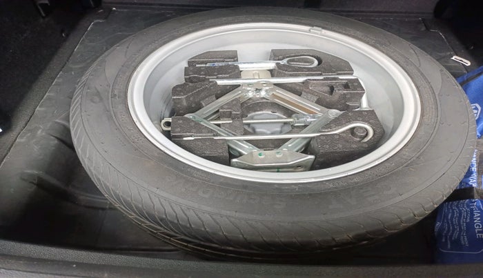 2023 MG ZS EV EXCLUSIVE, Electric, Automatic, 50,029 km, tyre