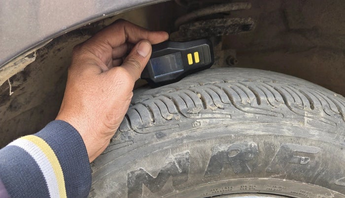 2016 Maruti Swift VXI, Petrol, Manual, 81,725 km, tyre