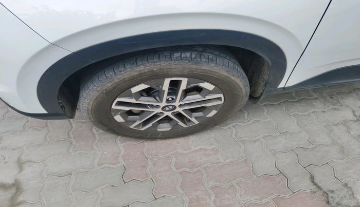 2023 Hyundai VENUE SX 1.5 CRDI, Diesel, Manual, 1,02,803 km, tyre