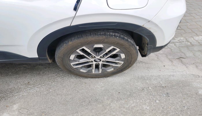 2023 Hyundai VENUE SX 1.5 CRDI, Diesel, Manual, 1,02,803 km, tyre