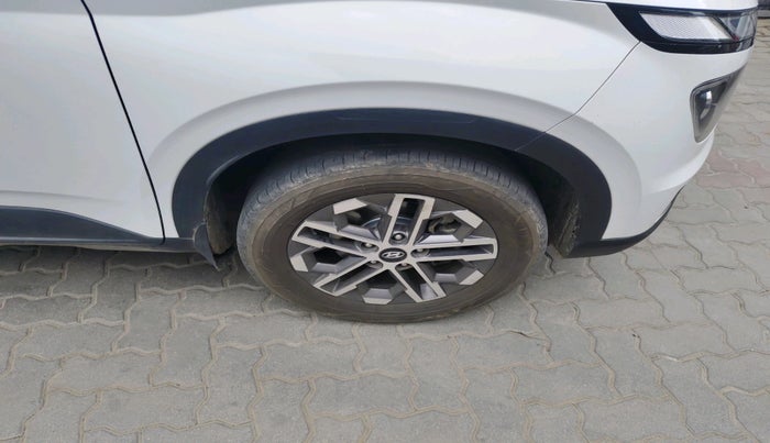 2023 Hyundai VENUE SX 1.5 CRDI, Diesel, Manual, 1,02,803 km, tyre