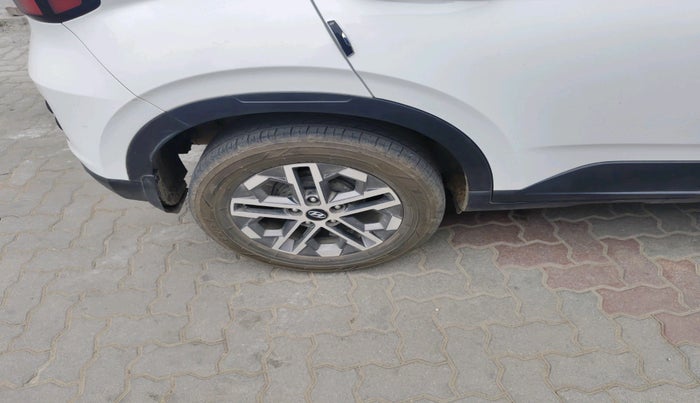 2023 Hyundai VENUE SX 1.5 CRDI, Diesel, Manual, 1,02,803 km, tyre