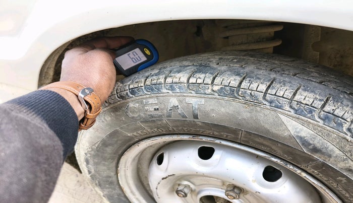 2015 Maruti OMNI E 8 STR, Petrol, Manual, 39,763 km, tyre