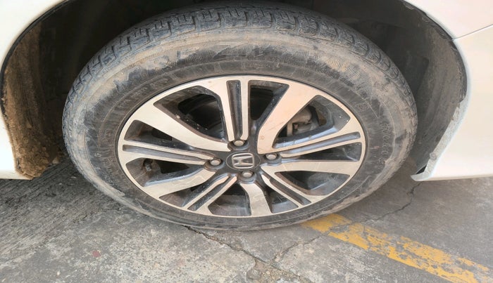 2021 Honda City 1.5L I-VTE V CVT, Petrol, Automatic, 28,593 km, tyre