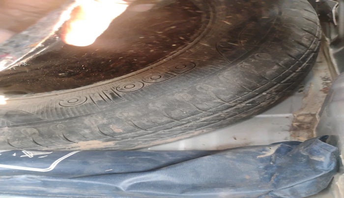 2020 Renault Kwid RXL, Petrol, Manual, 21,716 km, tyre