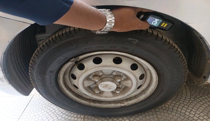 2017 Hyundai Eon ERA +, Petrol, Manual, 54,790 km, tyre