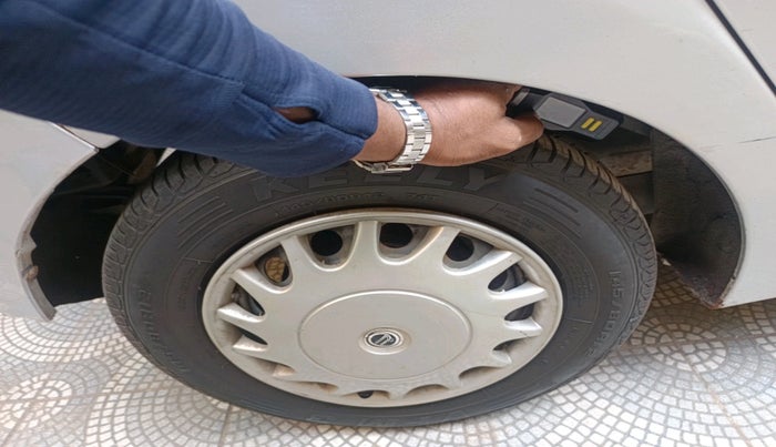 2017 Hyundai Eon ERA +, Petrol, Manual, 54,790 km, tyre