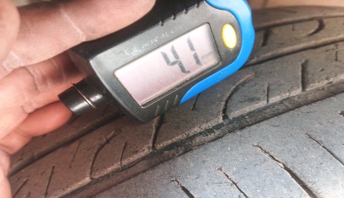 2020 Tata ALTROZ XE DIESEL, Diesel, Manual, 1,22,624 km, tyre