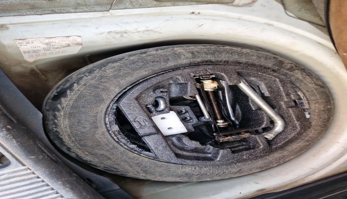 2012 Skoda Fabia ELEGANCE 1.2 TDI, Diesel, Manual, 1,07,110 km, tyre