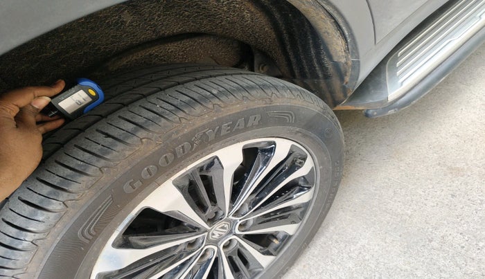 2021 MG GLOSTER SAVVY 7 STR 2.0 TWIN TURBO 4WD, Diesel, Automatic, 17,701 km, tyre