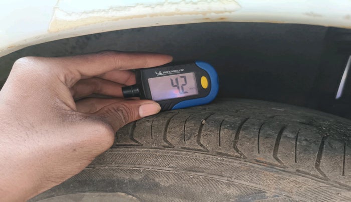 2011 Maruti Swift Dzire VDI, Diesel, Manual, 1,98,741 km, tyre