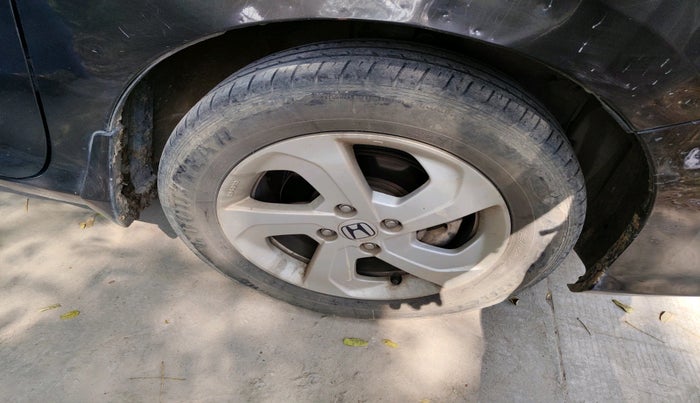 2016 Honda City 1.5L I-VTEC V MT, Petrol, Manual, 1,61,728 km, tyre