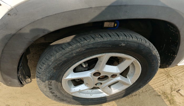 2016 Renault Kwid RXT 1.0 AMT, Petrol, Automatic, 71,405 km, tyre