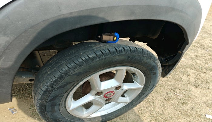 2016 Renault Kwid RXT 1.0 AMT, Petrol, Automatic, 71,405 km, tyre