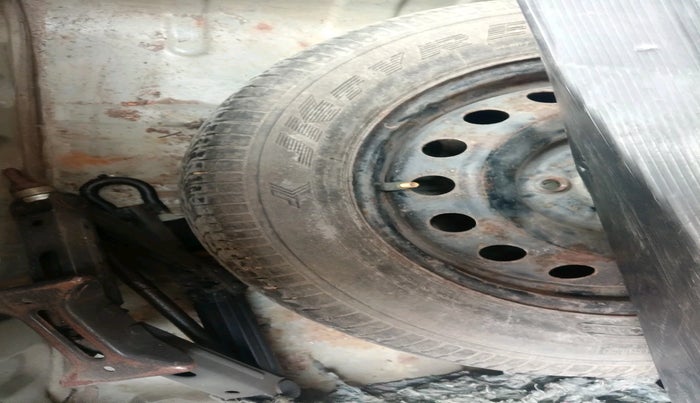 2011 Toyota Etios G, Petrol, Manual, 40,645 km, tyre