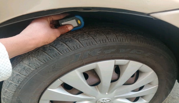 2011 Toyota Etios G, Petrol, Manual, 40,645 km, tyre