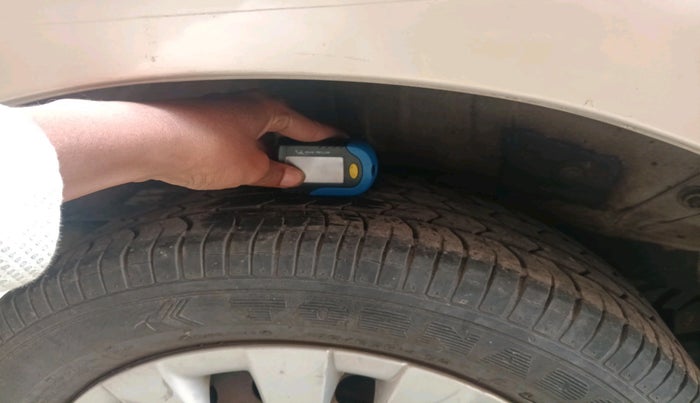 2011 Toyota Etios G, Petrol, Manual, 40,645 km, tyre