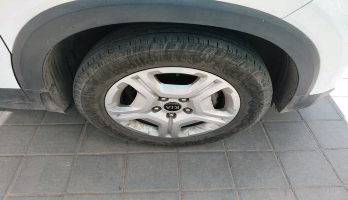 2020 KIA SONET HTK PLUS 1.5 AT, Diesel, Automatic, 58,681 km, tyre