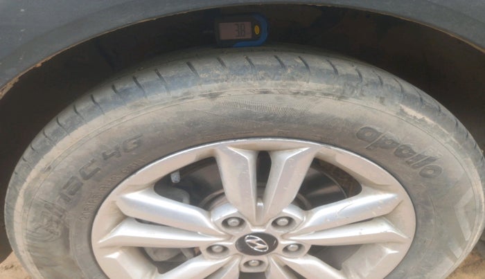 2017 Hyundai Creta SX PLUS 1.6 PETROL, Petrol, Manual, 1,10,962 km, tyre