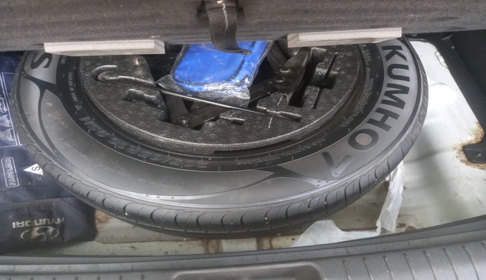 2017 Hyundai Creta SX PLUS 1.6 PETROL, Petrol, Manual, 1,10,962 km, tyre