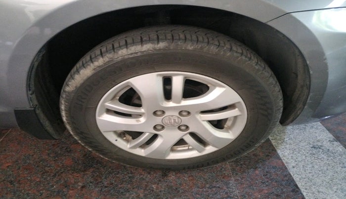 2013 Maruti Swift Dzire ZDI, Diesel, Manual, 61,257 km, tyre