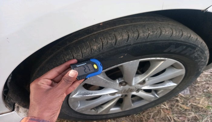 2014 Maruti Ertiga ZDI, Diesel, Manual, 1,09,092 km, tyre