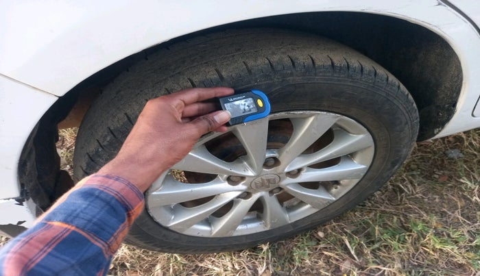 2014 Maruti Ertiga ZDI, Diesel, Manual, 1,09,092 km, tyre