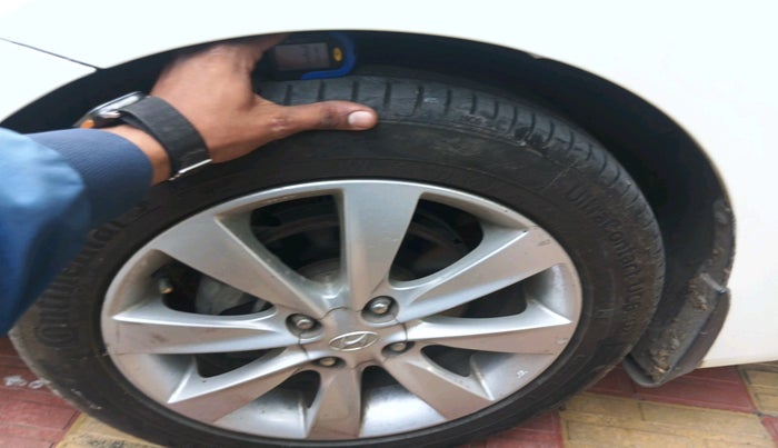 2011 Hyundai Verna FLUIDIC 1.6 VTVT SX OPT, Petrol, Manual, 69,961 km, tyre