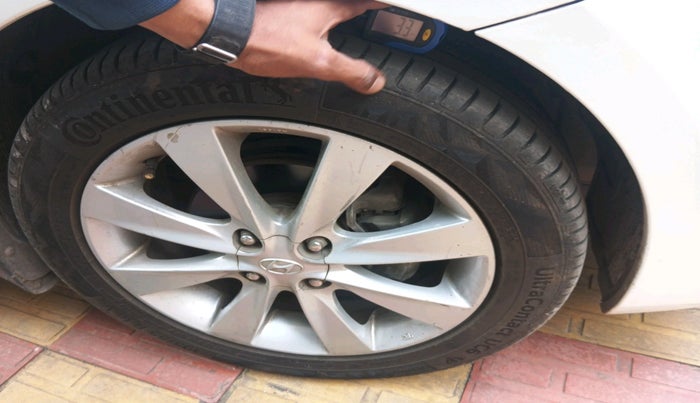 2011 Hyundai Verna FLUIDIC 1.6 VTVT SX OPT, Petrol, Manual, 69,961 km, tyre