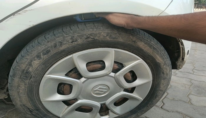 2017 Maruti IGNIS DELTA 1.2, Petrol, Manual, 2,31,884 km, tyre