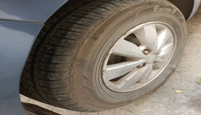 2012 Hyundai i20 SPORTZ 1.2, Petrol, Manual, 1,07,546 km, tyre