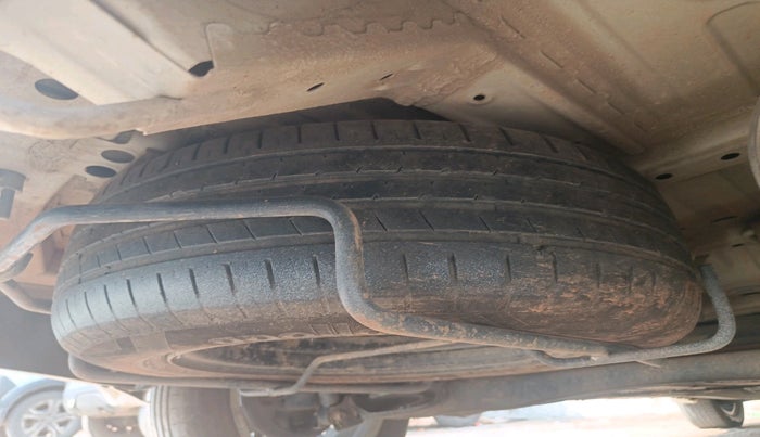 2021 Maruti Ertiga ZXI+ SHVS, Petrol, Manual, 93,319 km, tyre