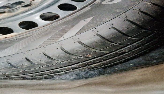 2016 Maruti Baleno DELTA DIESEL 1.3, Diesel, Manual, 1,69,298 km, tyre