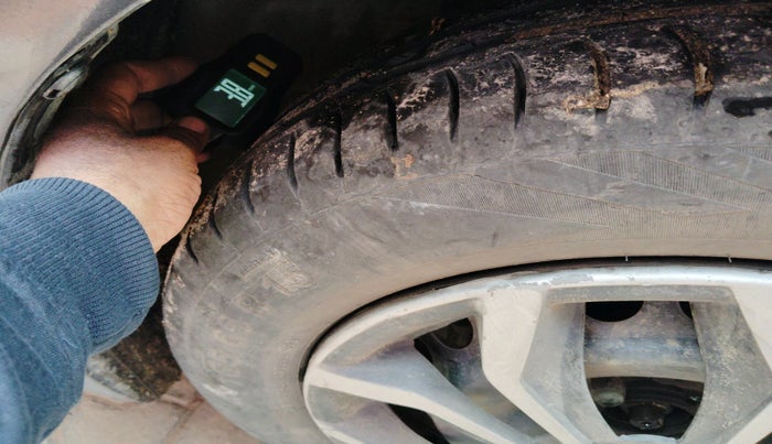 2016 Maruti Baleno DELTA DIESEL 1.3, Diesel, Manual, 1,69,298 km, tyre