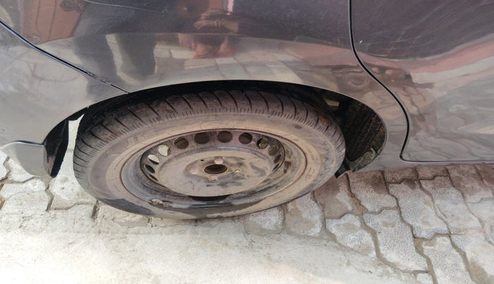 2016 Maruti Baleno DELTA DIESEL 1.3, Diesel, Manual, 1,69,298 km, tyre